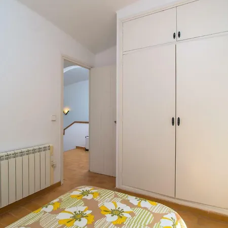 Sleeps 4